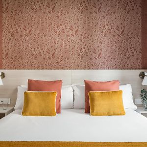 Bypillow House